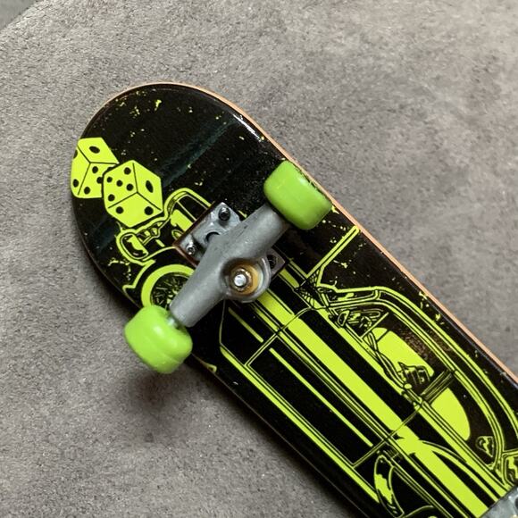 Vintage Tech Deck Creature Low rider Fingerboard Y2K - Picture 3 of 6